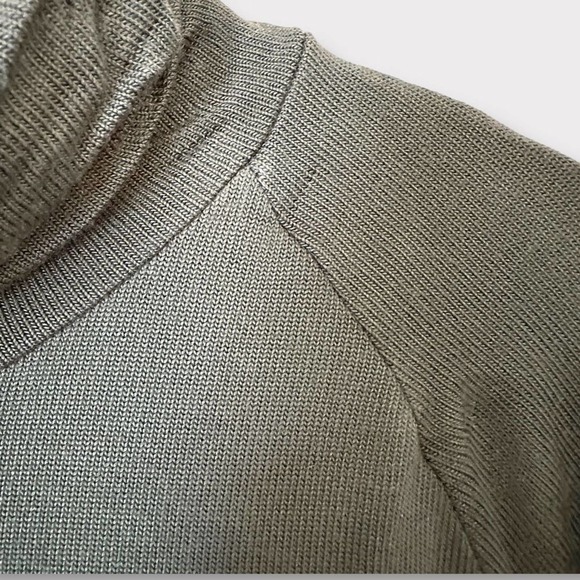 Amour Vert Women's Lily Turtleneck S Top Green Soft Modal Boxy Stretch Revolve - Picture 4 of 9